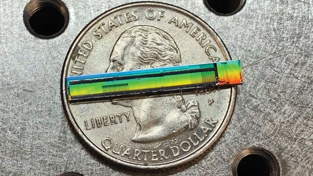 This 3-D printer can fit in the palm of your hand